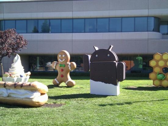 Android Ice Cream Sandwich statue